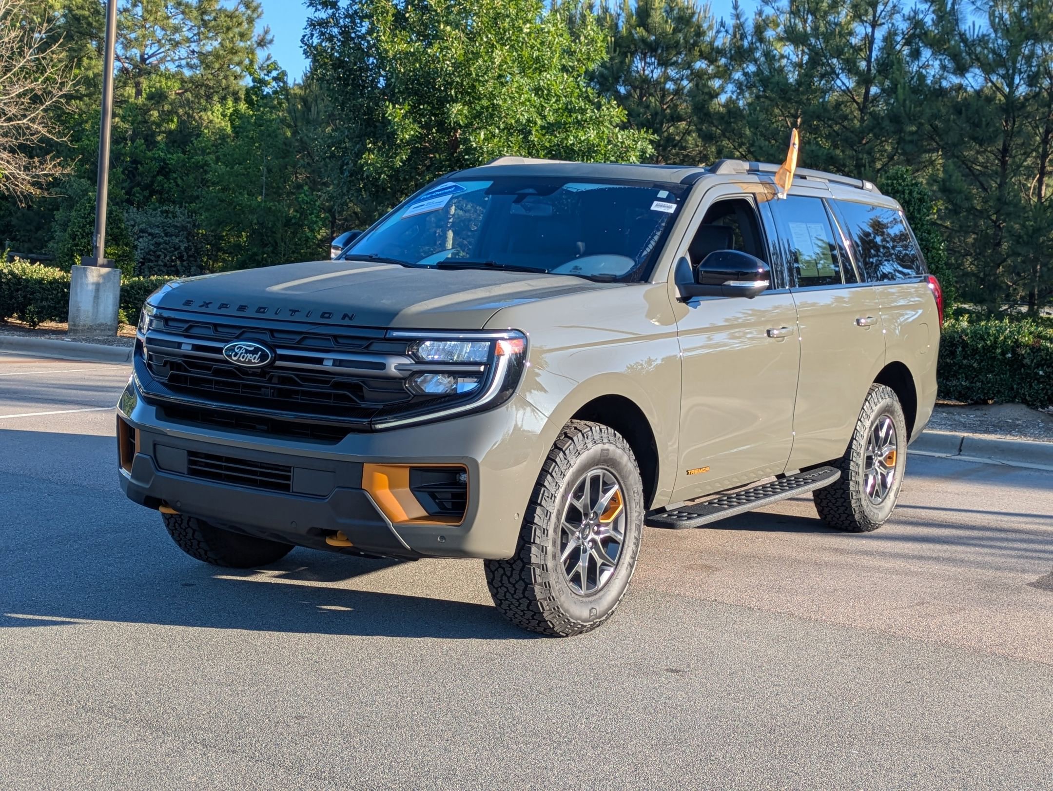 Certified 2025 Ford Expedition Tremor AWD/4WD image 8