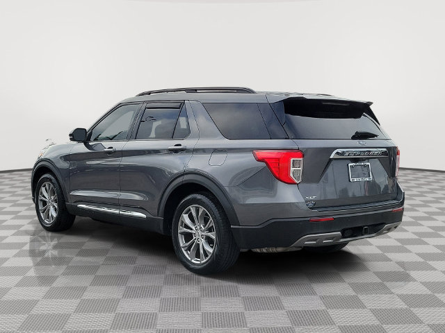Certified 2022 Ford Explorer XLT w/ Equipment Group 202A RWD image 4
