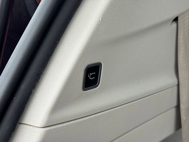 Used 2018 Chrysler Pacifica Touring-L Plus FWD image 42