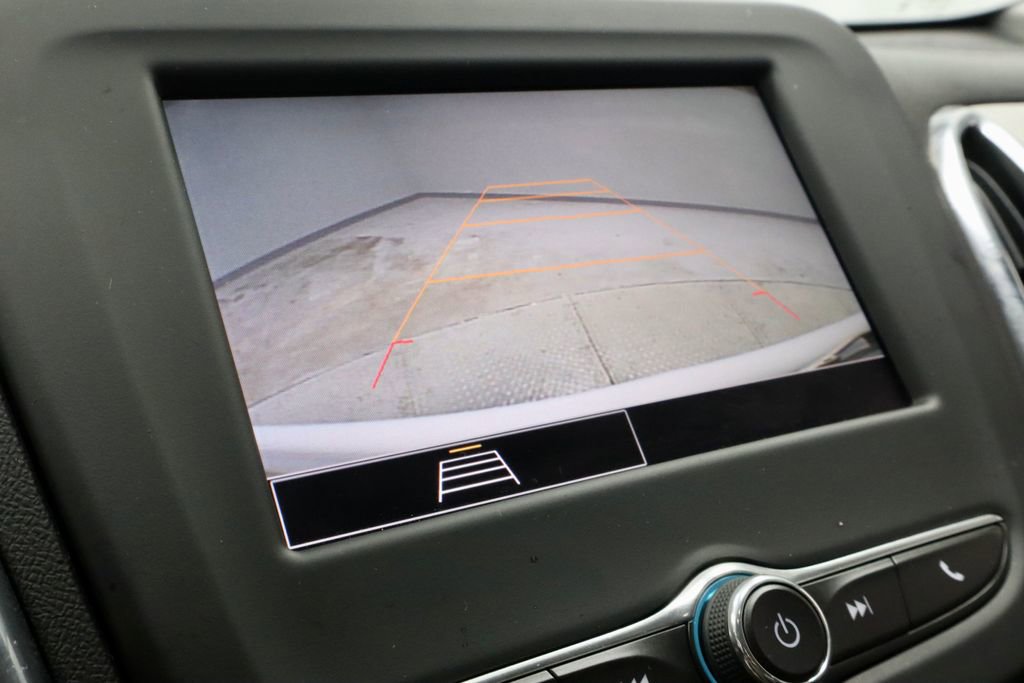 Used 2024 Chevrolet Equinox LS w/ Driver Confidence II Package FWD image 2