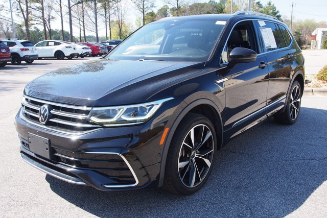 Used 2022 Volkswagen Tiguan SEL R-Line AWD/4WD image 4