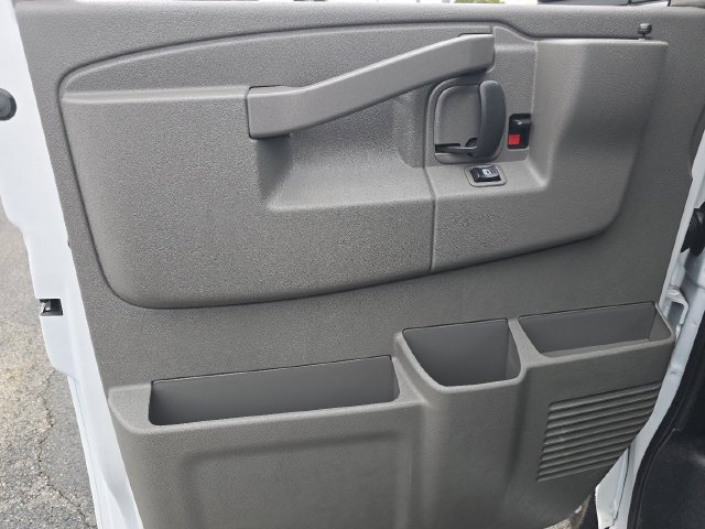 Used 2025 GMC Savana 2500 w/ Driver Convenience Package RWD image 20