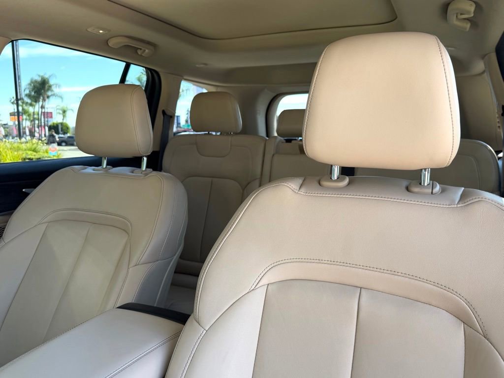 Used 2022 Jeep Grand Cherokee Limited image 17