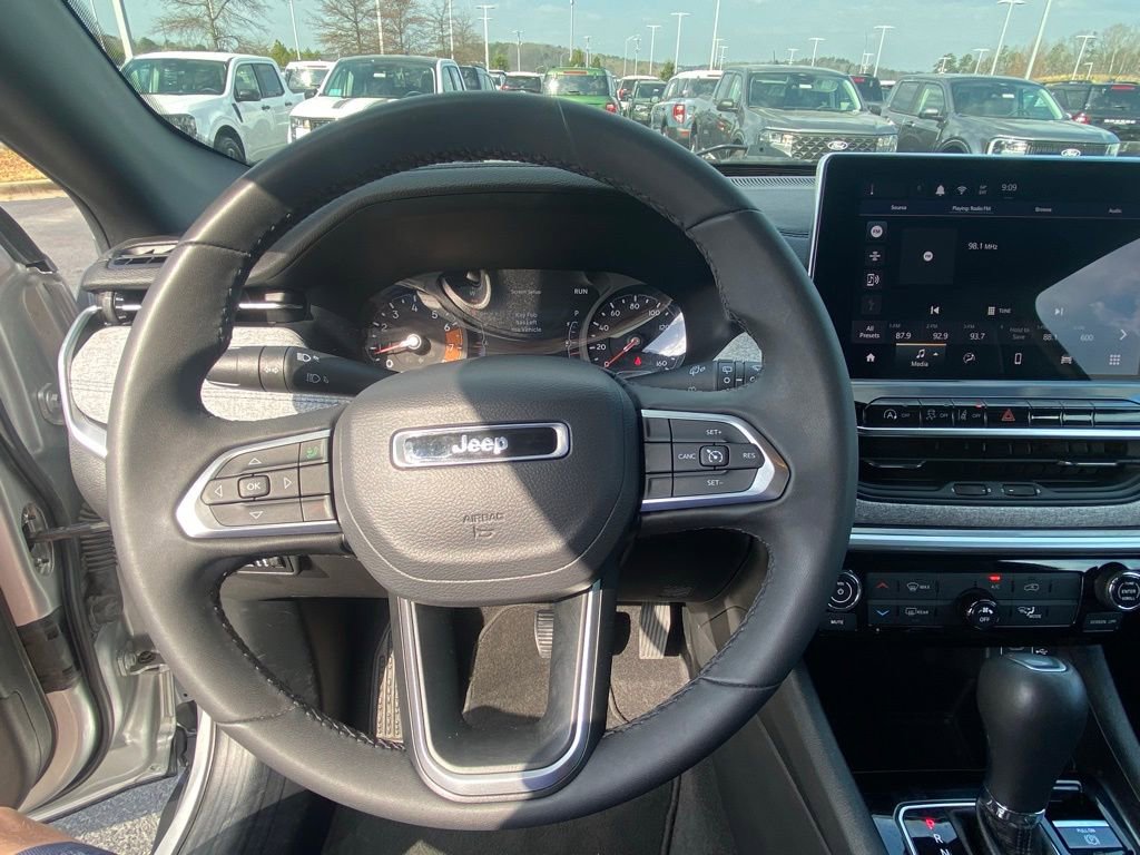 Used 2024 Jeep Compass Latitude image 13