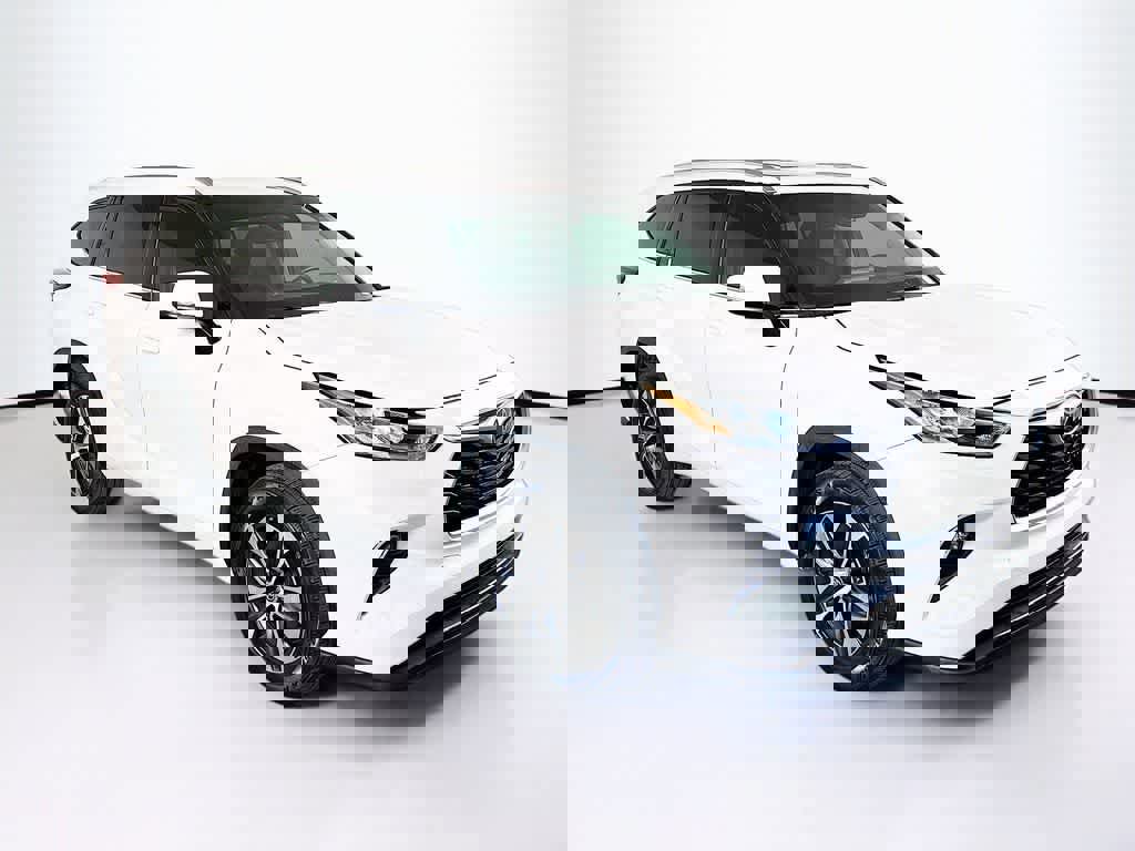 Used 2020 Toyota Highlander XLE image 7