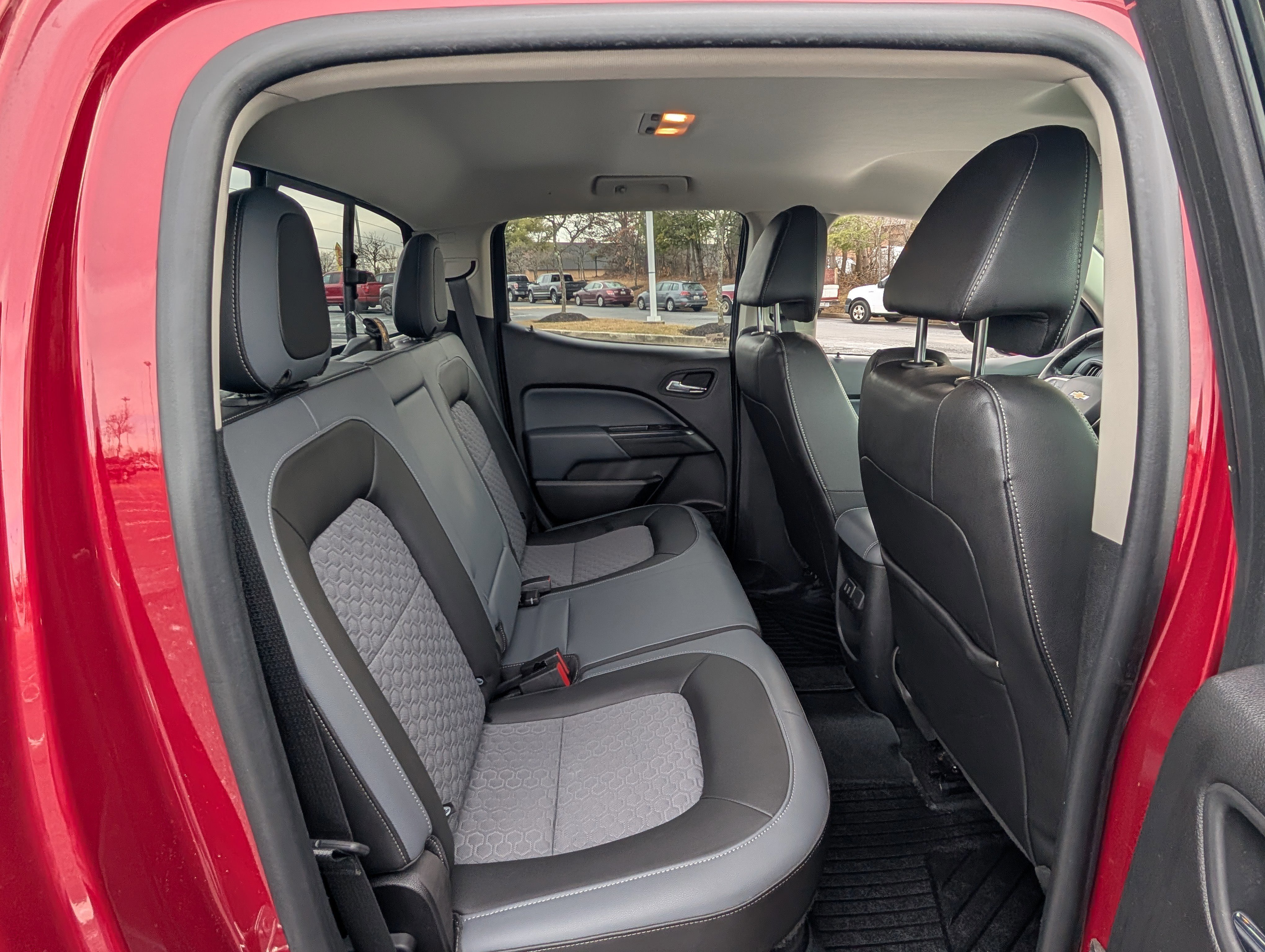 Used 2017 Chevrolet Colorado Z71 image 10