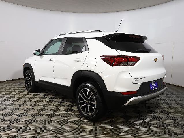 Used 2024 Chevrolet TrailBlazer LT w/ Convenience Package image 2