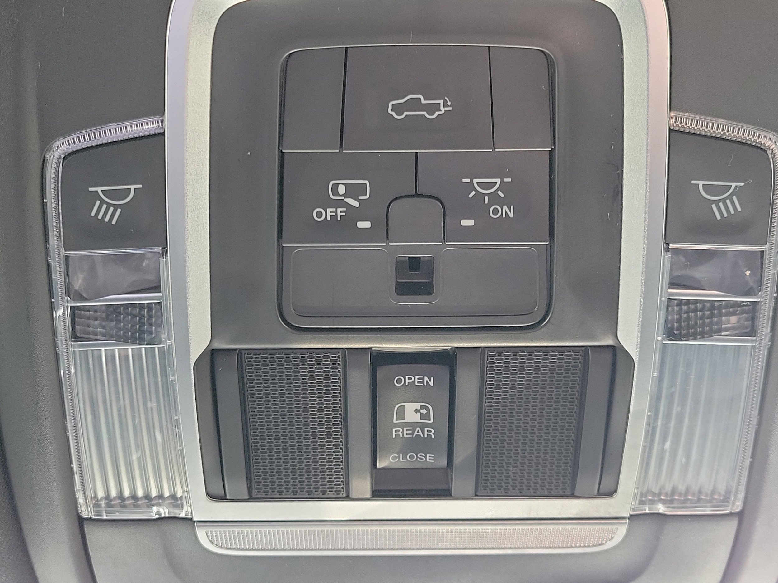 Used 2021 RAM 1500 Laramie w/ Sport Appearance Package AWD/4WD image 34