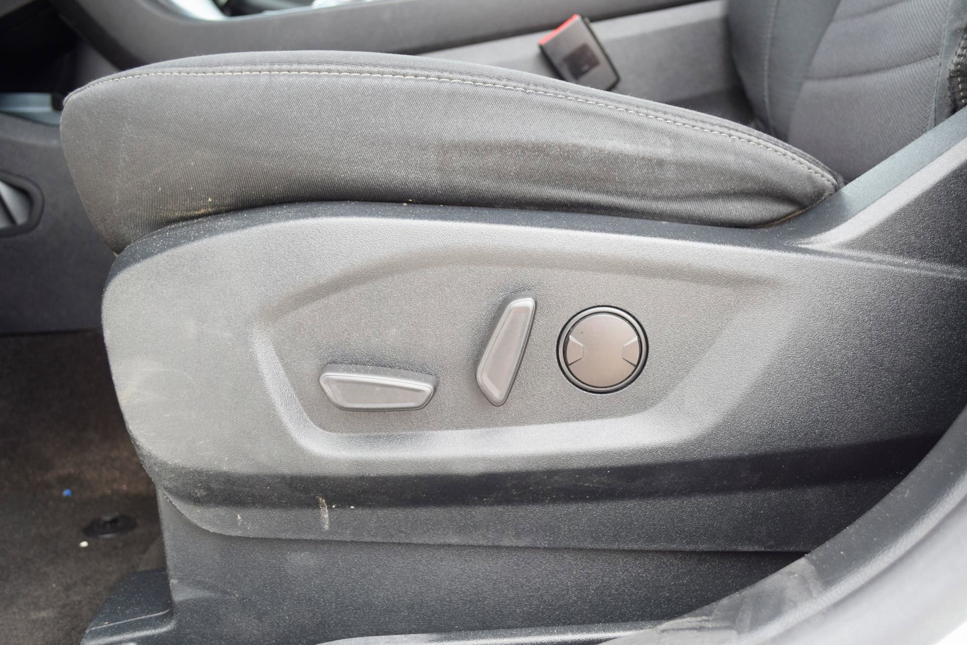 Certified 2020 Ford Edge SE FWD image 15