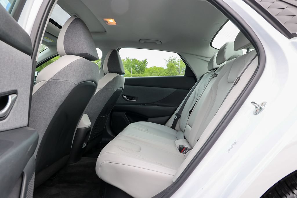 Used 2024 Hyundai Elantra Limited FWD image 37