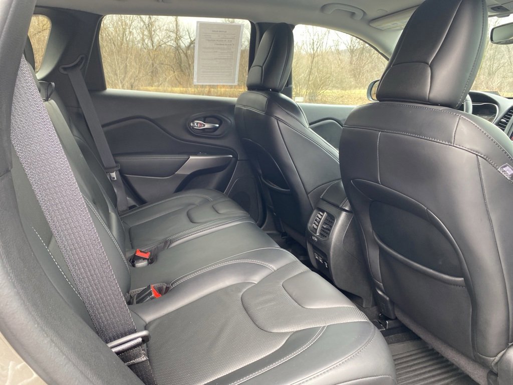 Used 2021 Jeep Cherokee Latitude Lux w/ Comfort/Convenience Group image 14