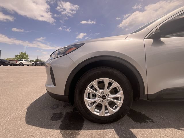 Certified 2023 Ford Escape Active AWD/4WD image 11