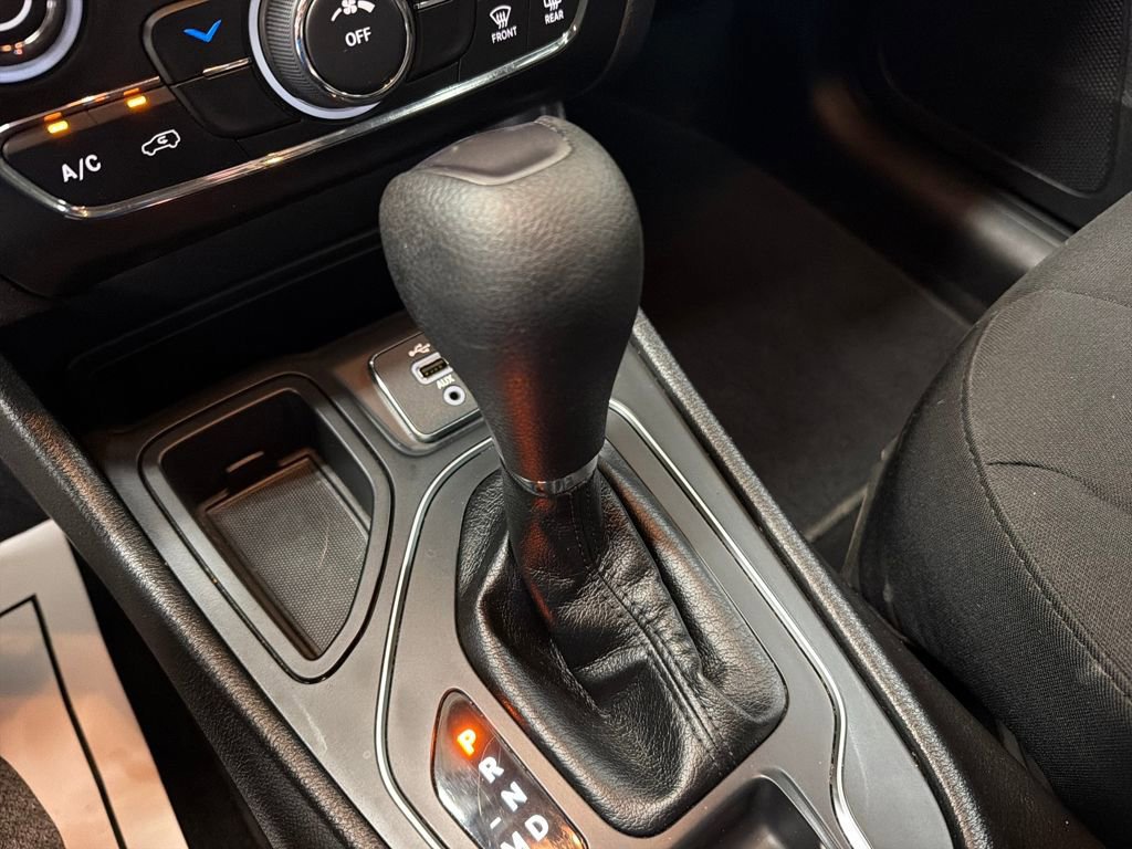 Used 2020 Jeep Cherokee Latitude image 27