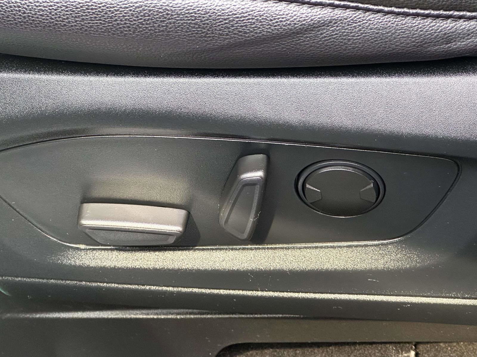 Certified 2022 Ford Explorer ST-Line image 11