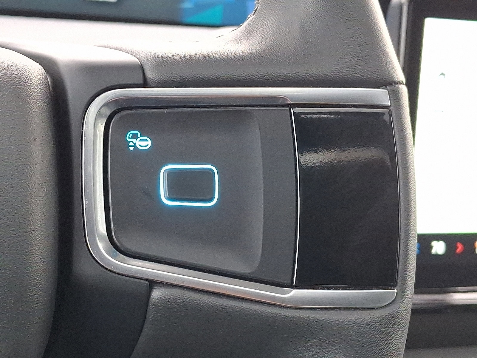 Certified 2025 Ford Expedition Active image 24