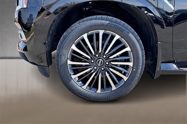 Used 2025 Nissan Armada Platinum Reserve image 6