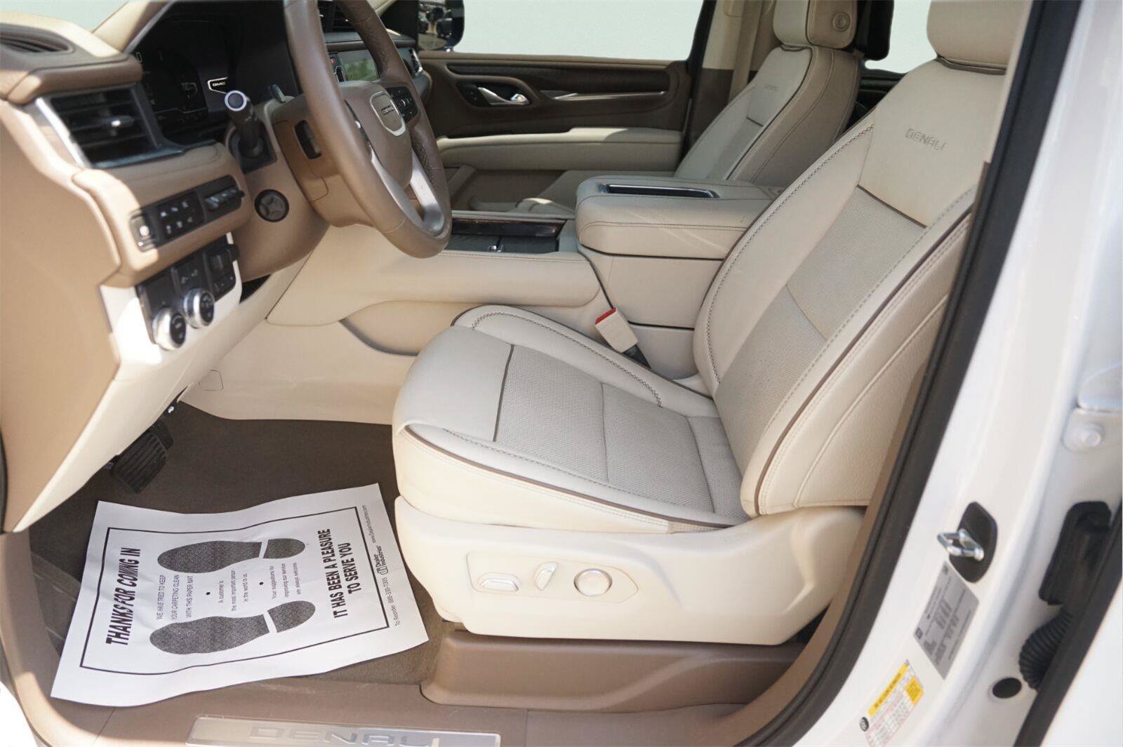 Used 2024 GMC Yukon XL Denali w/ Denali Reserve Package RWD image 9