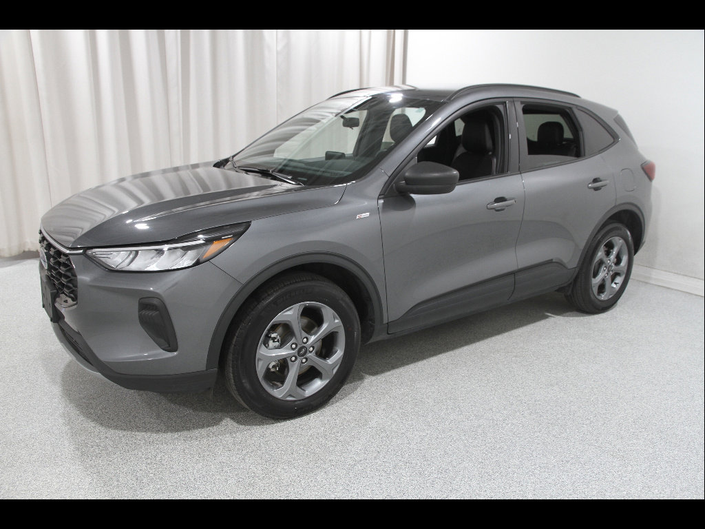 Certified 2025 Ford Escape ST-Line AWD/4WD image 3