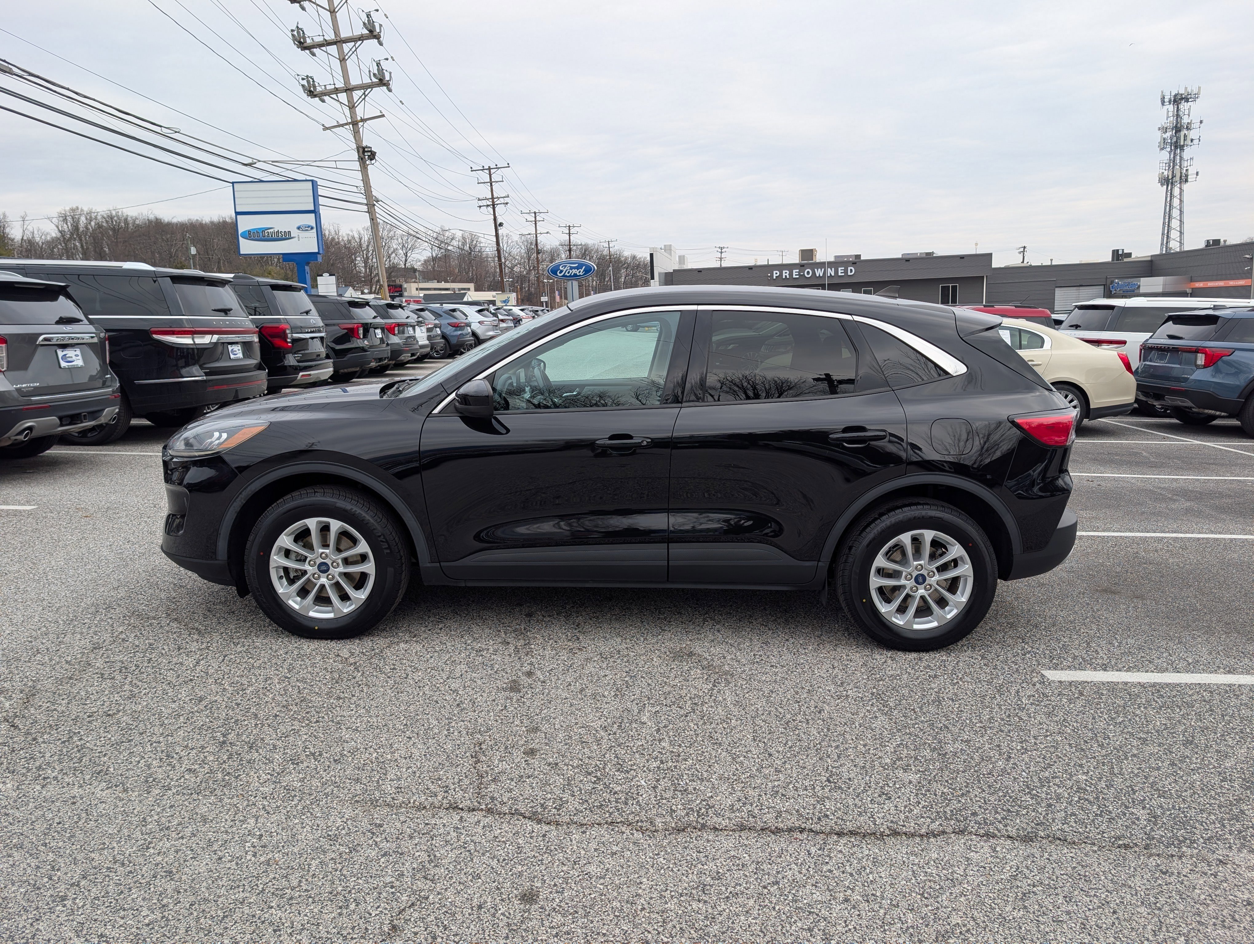 Certified 2020 Ford Escape SE image 6