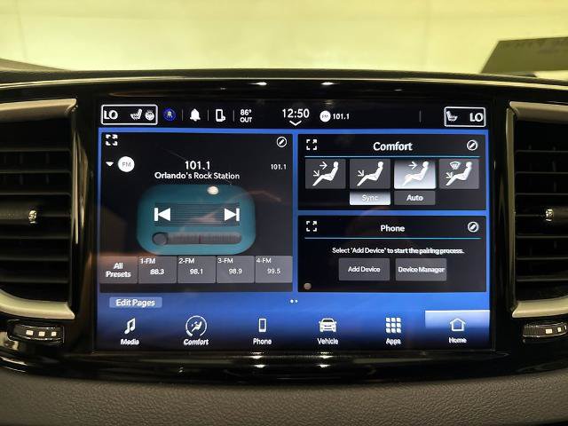 Used 2024 Chrysler Pacifica Touring-L FWD image 25