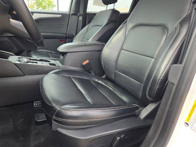 Certified 2024 Ford Escape Platinum AWD/4WD image 21
