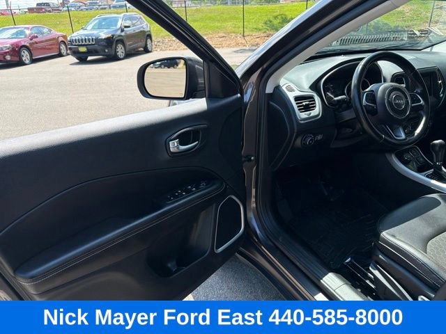 Used 2020 Jeep Compass Latitude AWD/4WD image 10