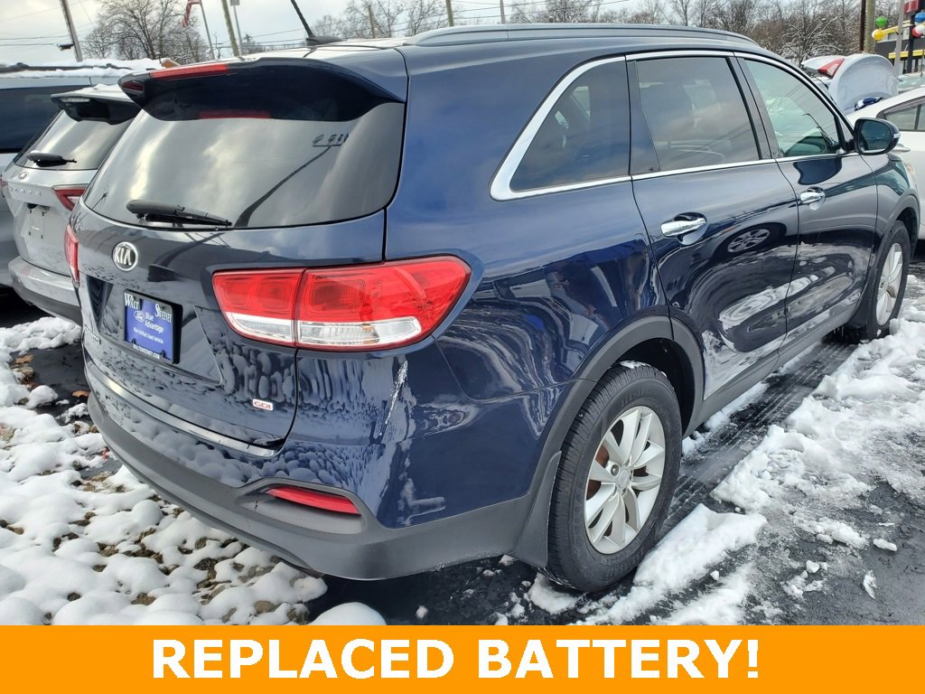 Used 2017 Kia Sorento LX image 4