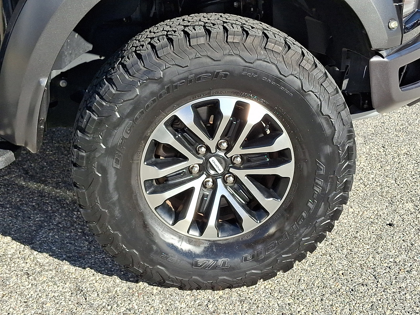 Certified 2020 Ford F150 Raptor w/ Equipment Group 802A Luxury image 11