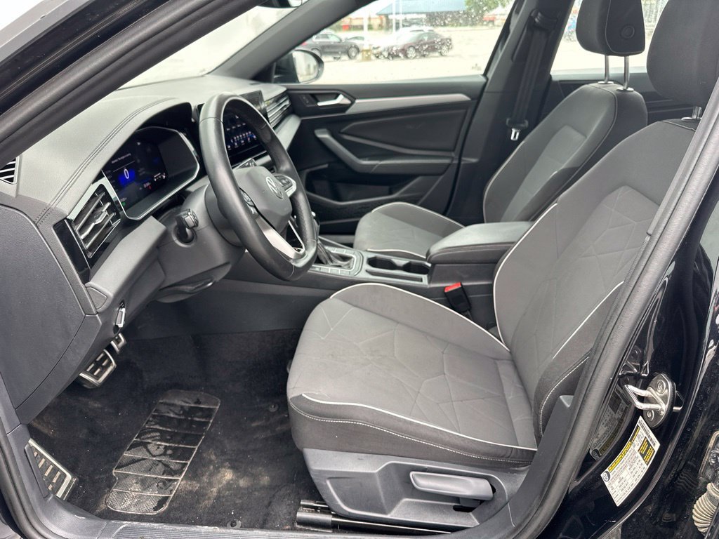 Used 2025 Volkswagen Jetta Sport FWD image 14