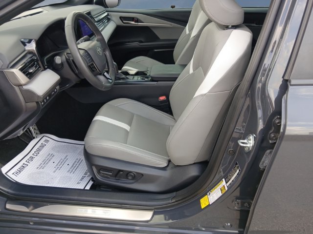 Used 2025 Toyota Camry SE w/ Convenience Package FWD image 9