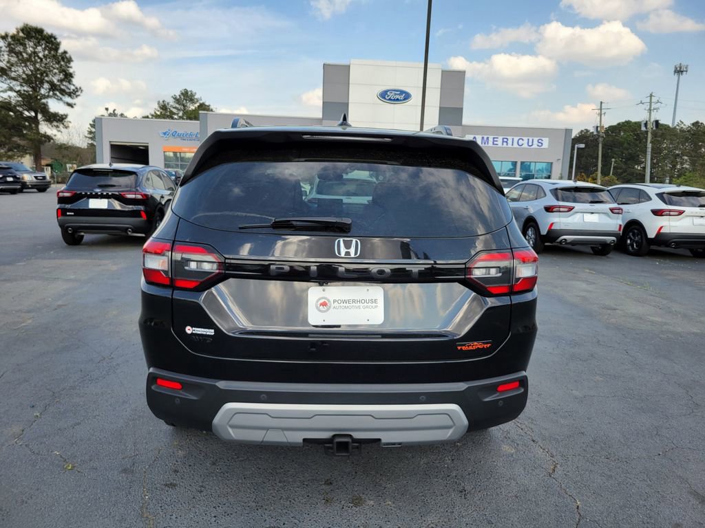 Used 2025 Honda Pilot TrailSport image 4