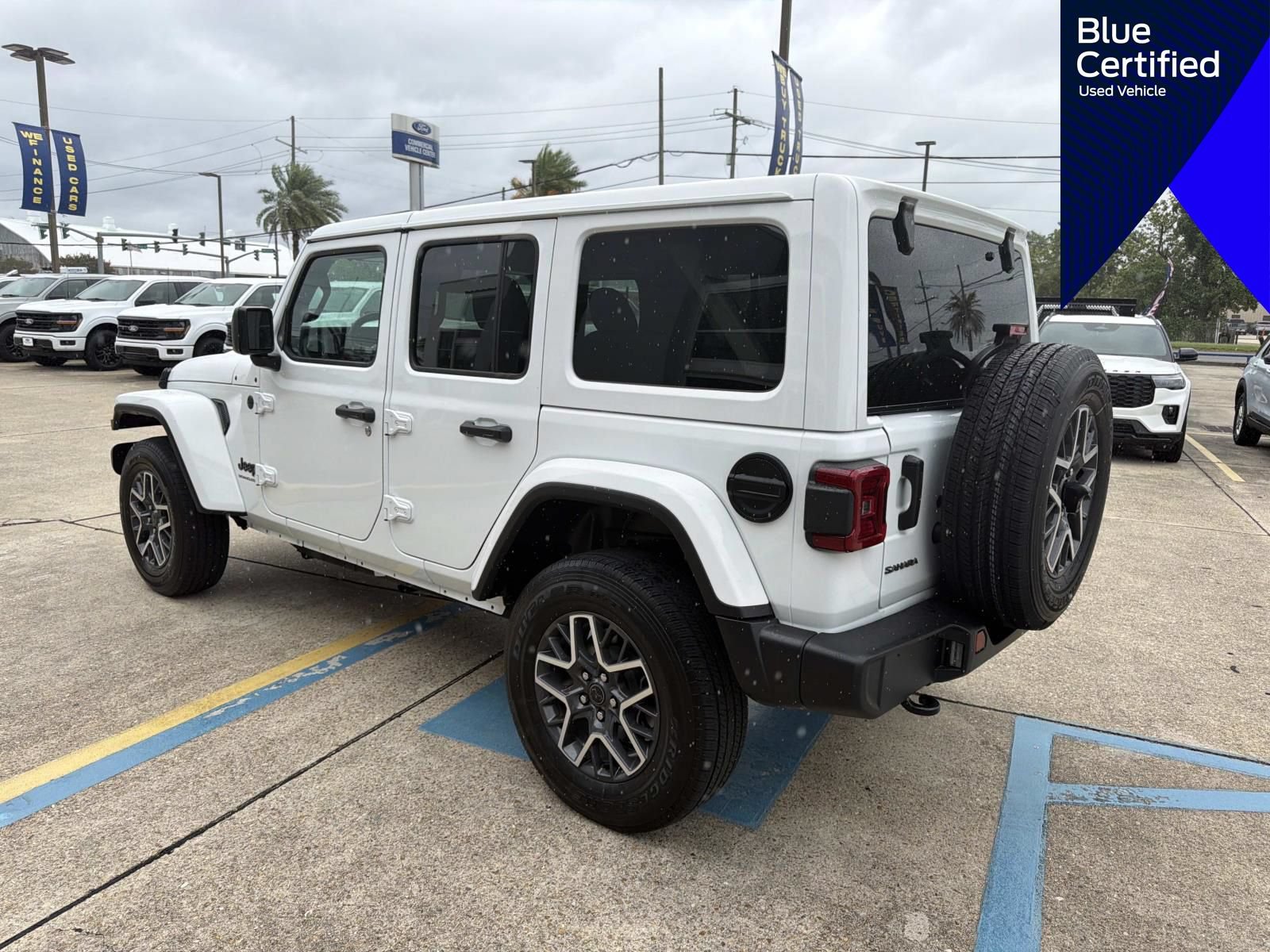Used 2025 Jeep Wrangler Unlimited Sahara AWD/4WD image 8