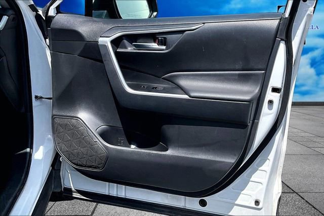 Used 2024 Toyota RAV4 XLE FWD image 22