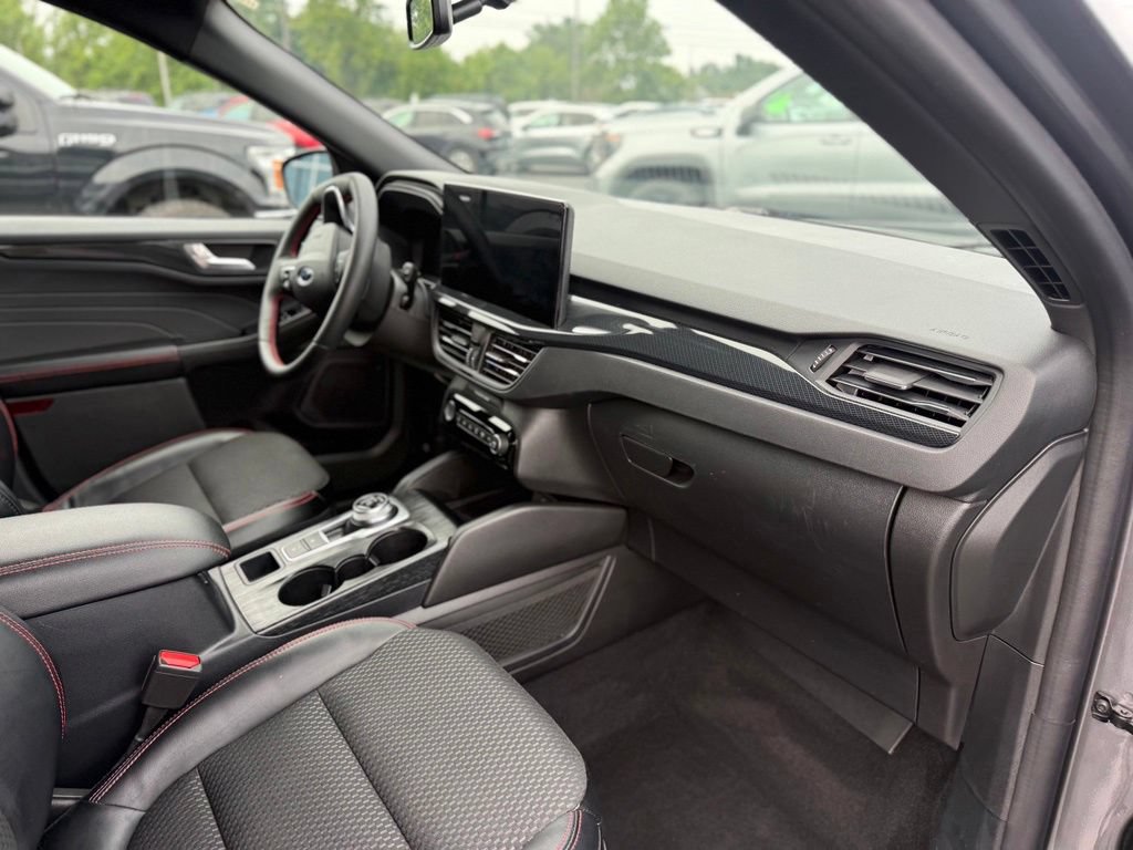 Certified 2023 Ford Escape ST-Line Elite AWD/4WD image 13