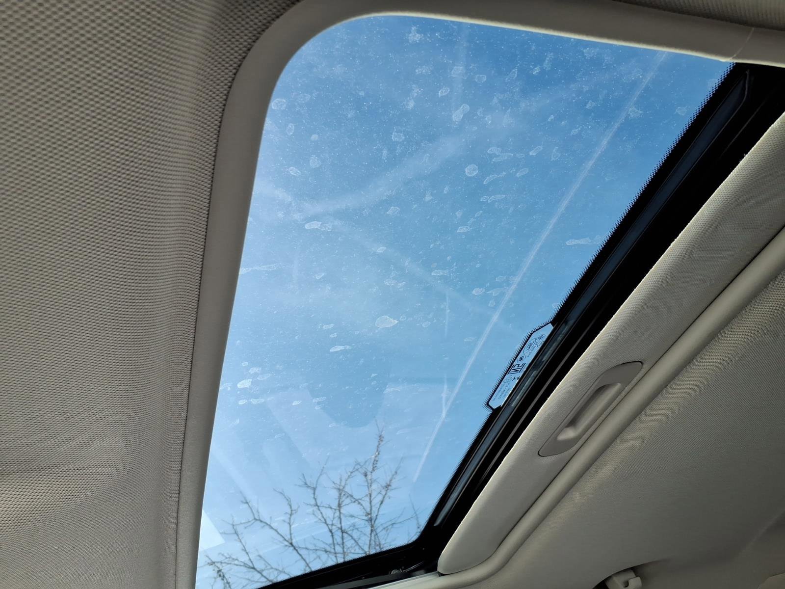 Certified 2022 Ford EcoSport SE w/ SE Convenience Package image 14