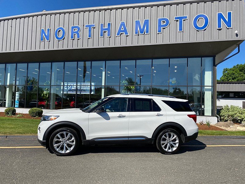 Certified 2023 Ford Explorer Platinum w/ Technology Package AWD/4WD image 4