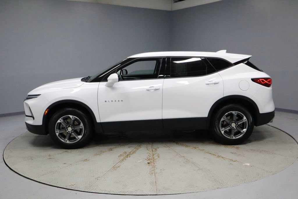 Used 2025 Chevrolet Blazer LT AWD/4WD image 8