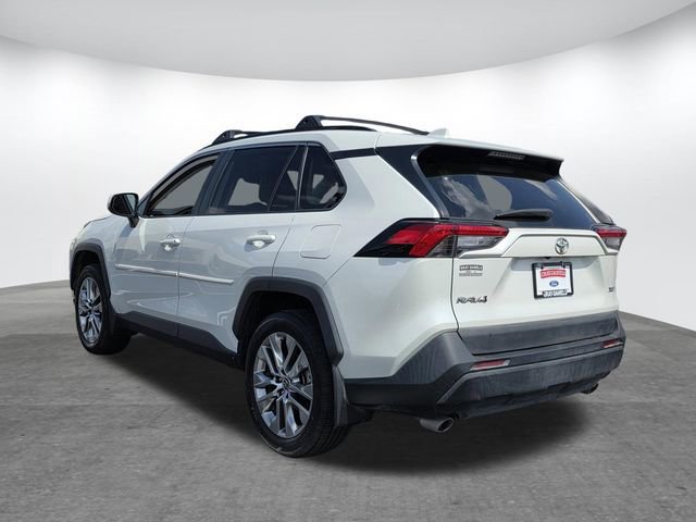 Used 2021 Toyota RAV4 XLE Premium image 2