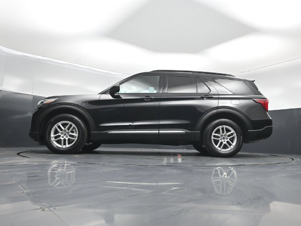 Certified 2025 Ford Explorer Active AWD/4WD image 8