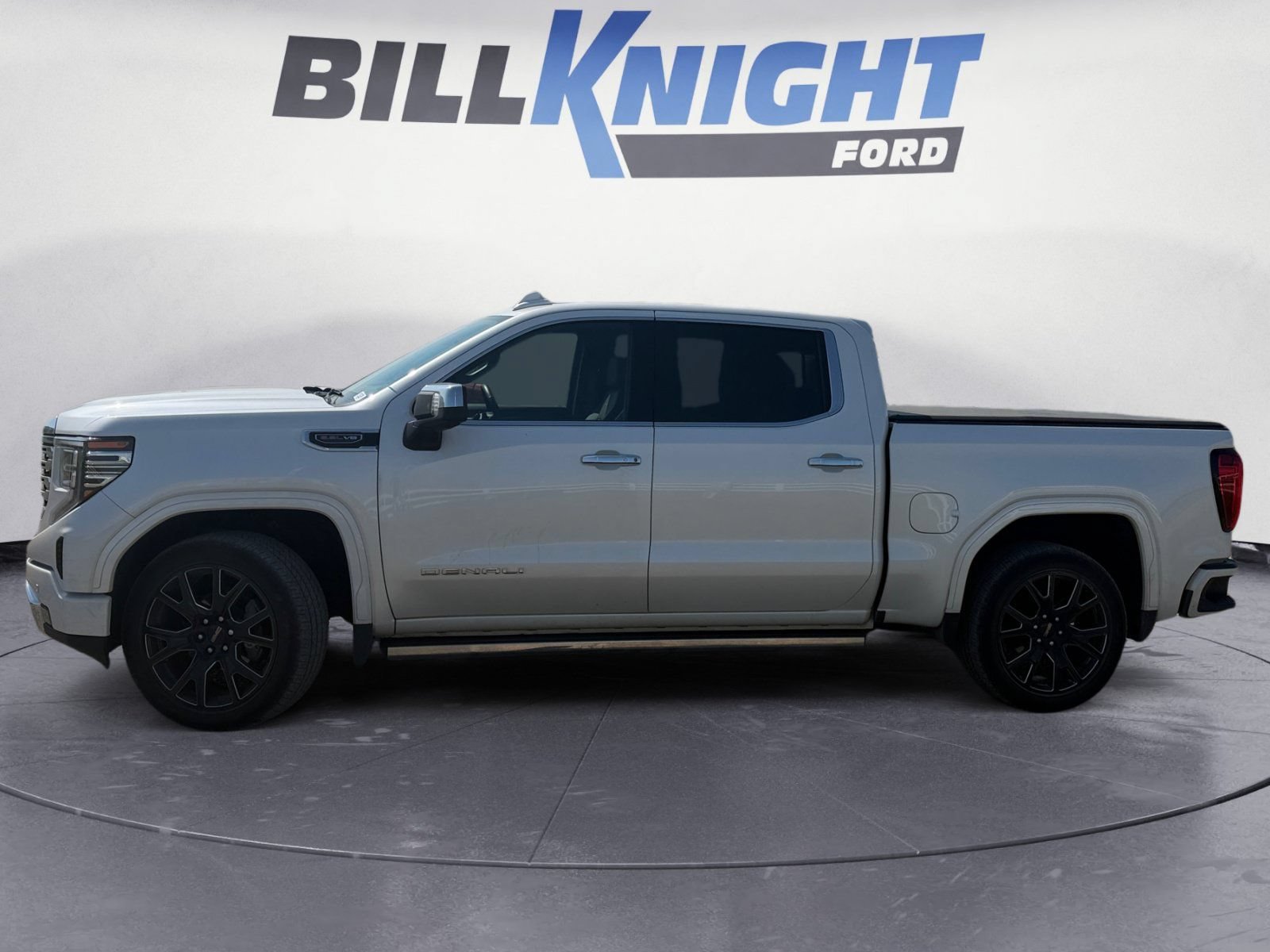 Used 2025 GMC Sierra 1500 Denali w/ Denali Reserve Package AWD/4WD image 2