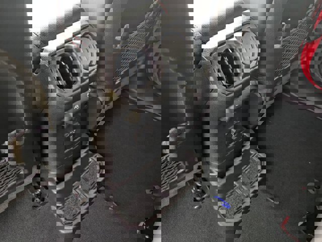 Used 2024 Jeep Wrangler Unlimited Rubicon w/ Technology Group image 28