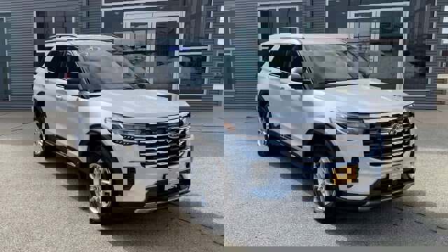 Certified 2025 Ford Explorer Active image 4