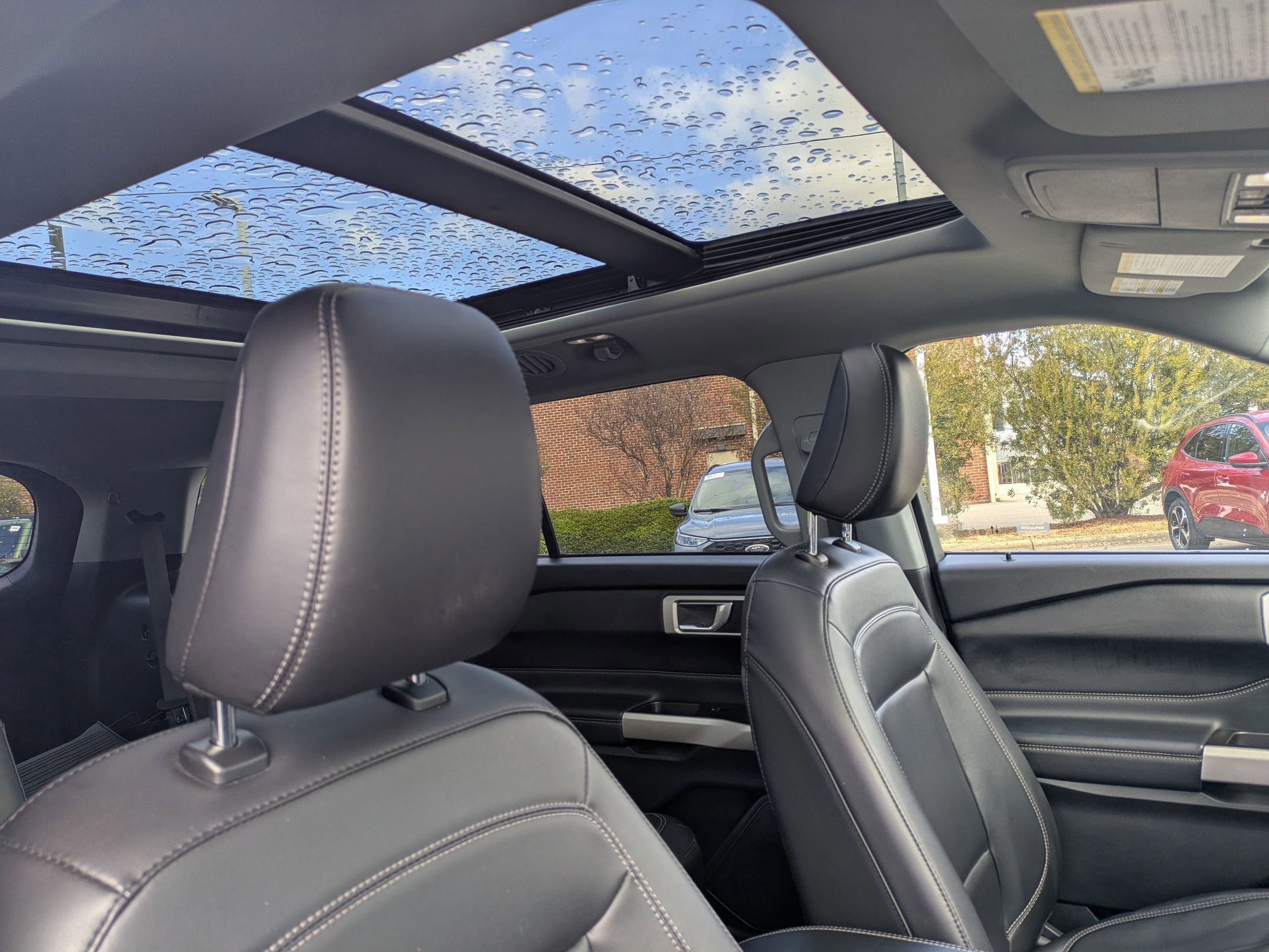 Certified 2022 Ford Explorer XLT w/ Equipment Group 202A image 32