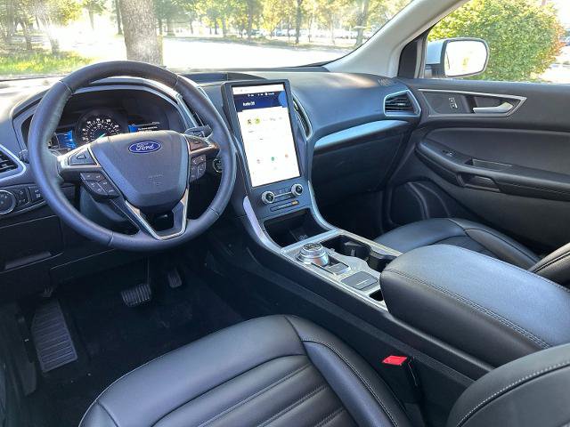 Certified 2024 Ford Edge SEL w/ Convenience Package AWD/4WD image 3