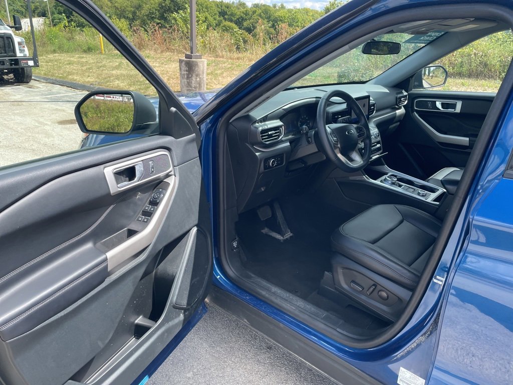 Certified 2023 Ford Explorer XLT w/ Equipment Group 202A image 11