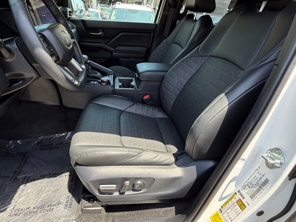 Used 2024 Toyota Tacoma TRD Sport w/ TRD Sport Premium Package AWD/4WD image 19