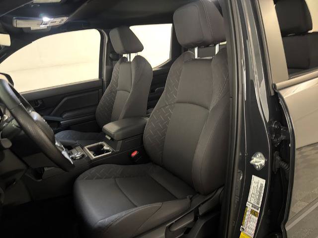 Used 2025 Toyota Tacoma SR5 AWD/4WD image 18