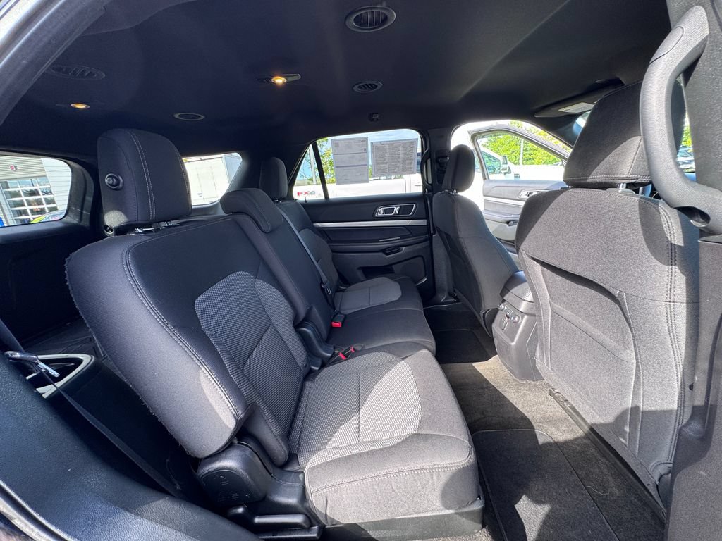Certified 2018 Ford Explorer XLT w/ Equipment Group 201A AWD/4WD image 17