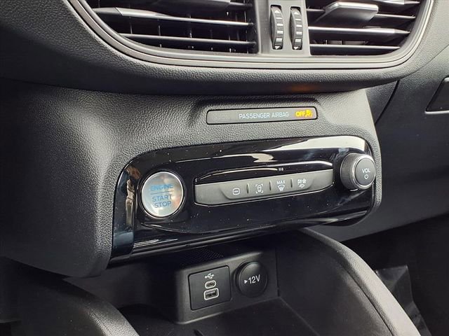 Certified 2025 Ford Escape SE w/ Class II Trailer Tow Package image 18