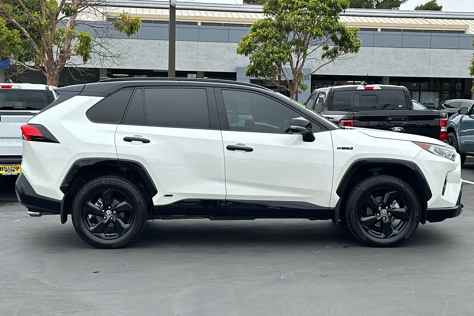 Used 2021 Toyota RAV4 XSE AWD/4WD image 4